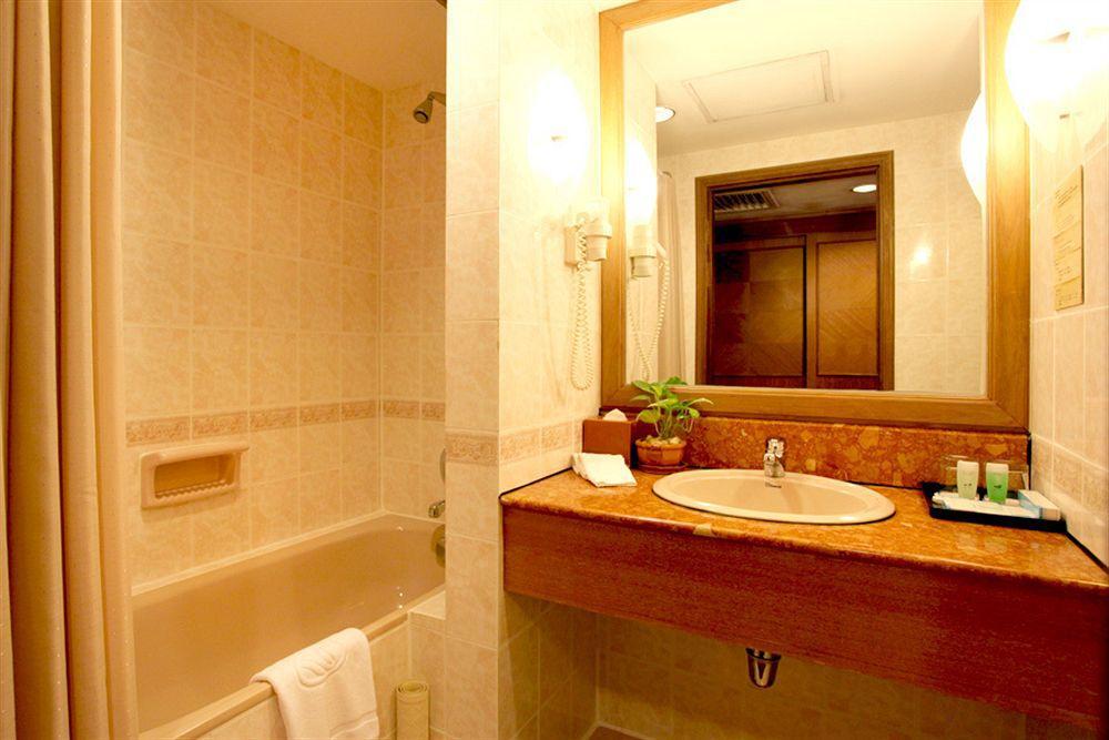 Sunway Hotel Phnom Penh Exterior photo