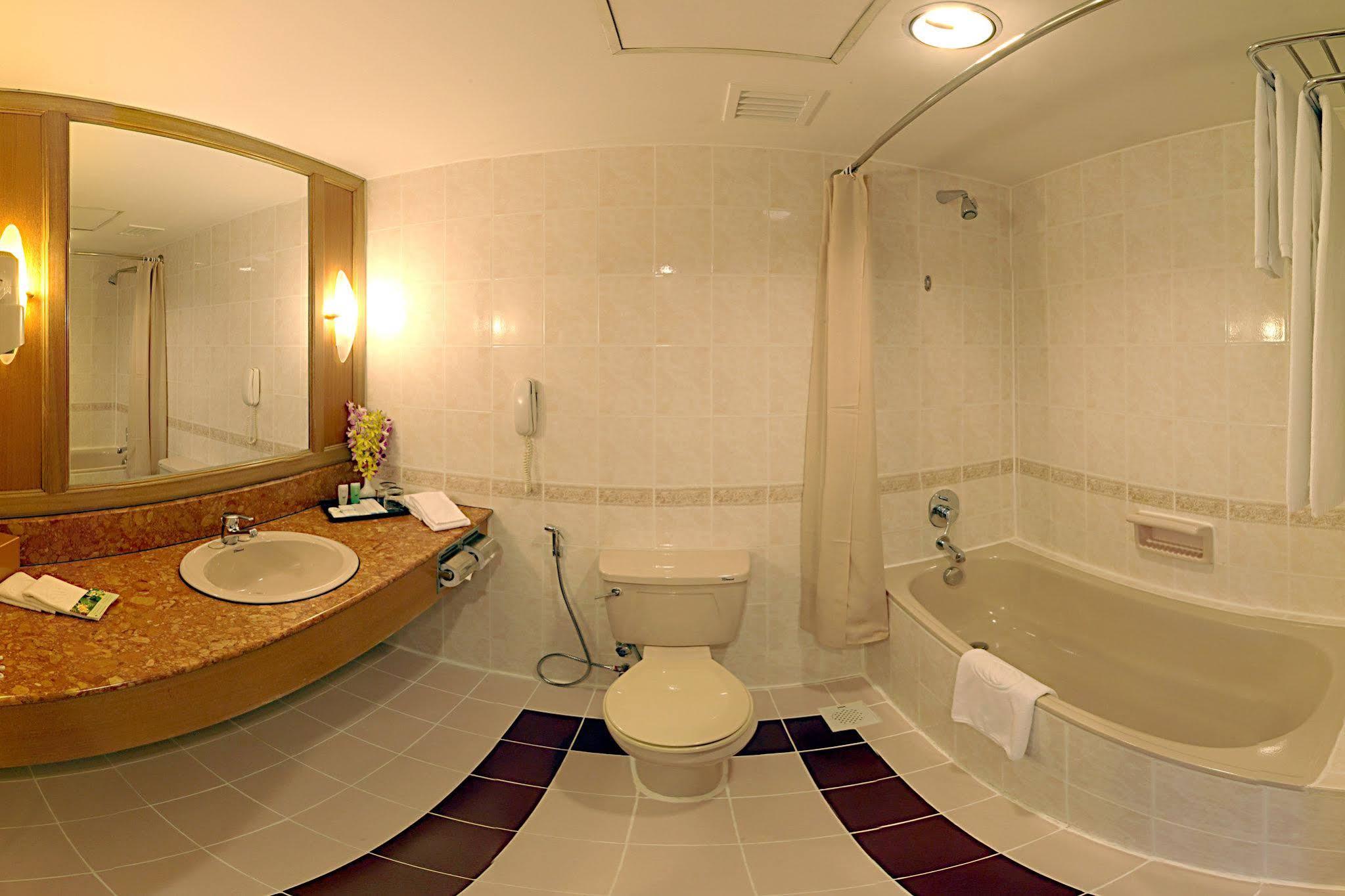 Sunway Hotel Phnom Penh Exterior photo