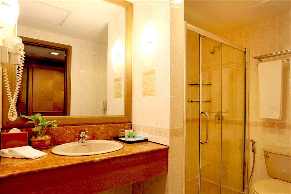 Sunway Hotel Phnom Penh Exterior photo