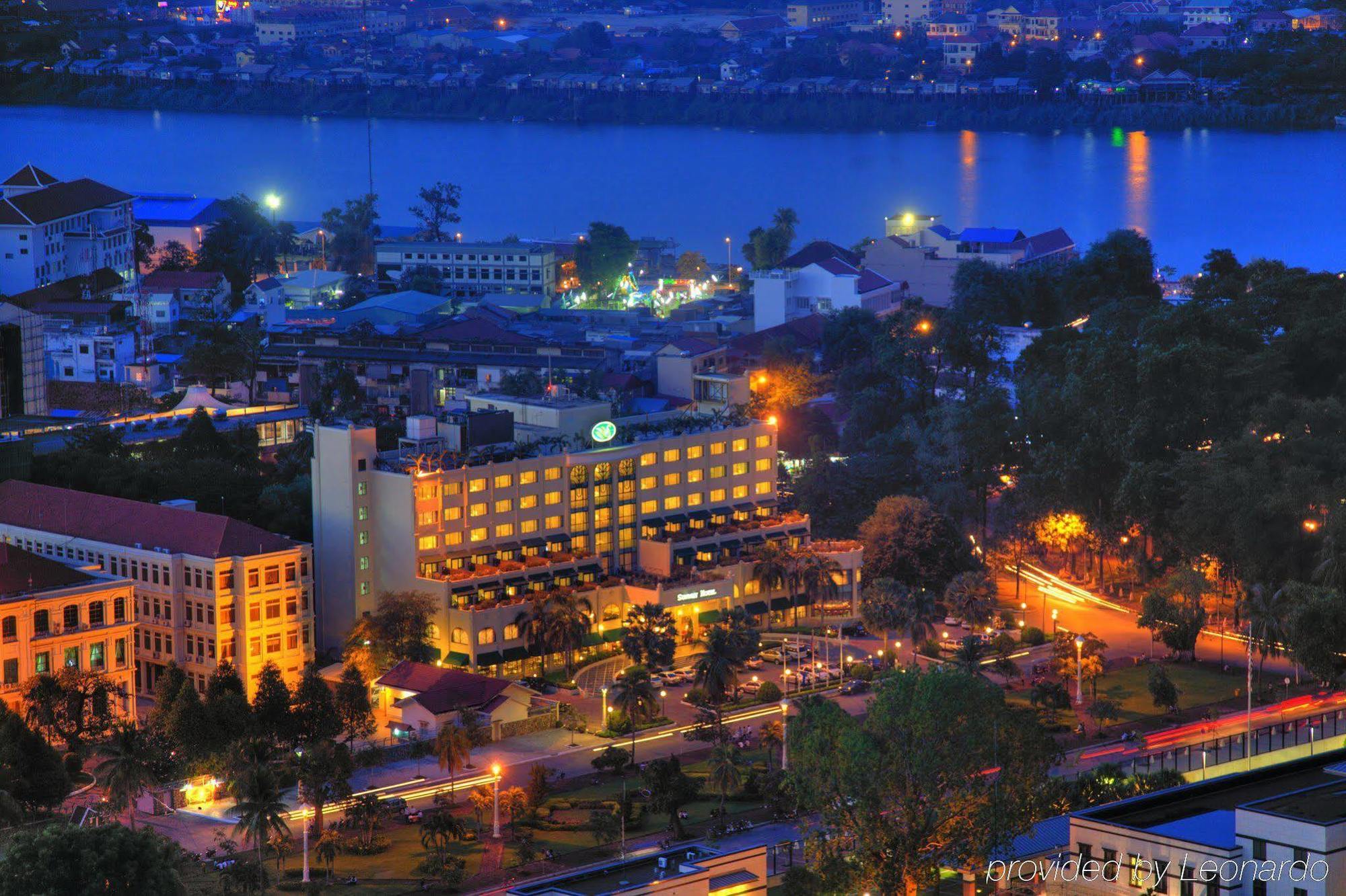 Sunway Hotel Phnom Penh Exterior photo