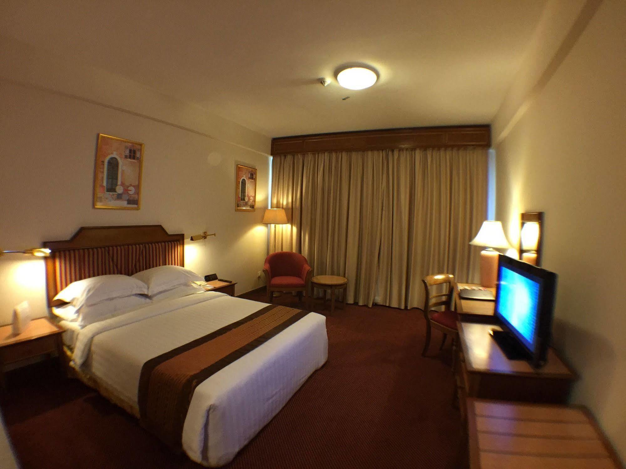 Sunway Hotel Phnom Penh Exterior photo