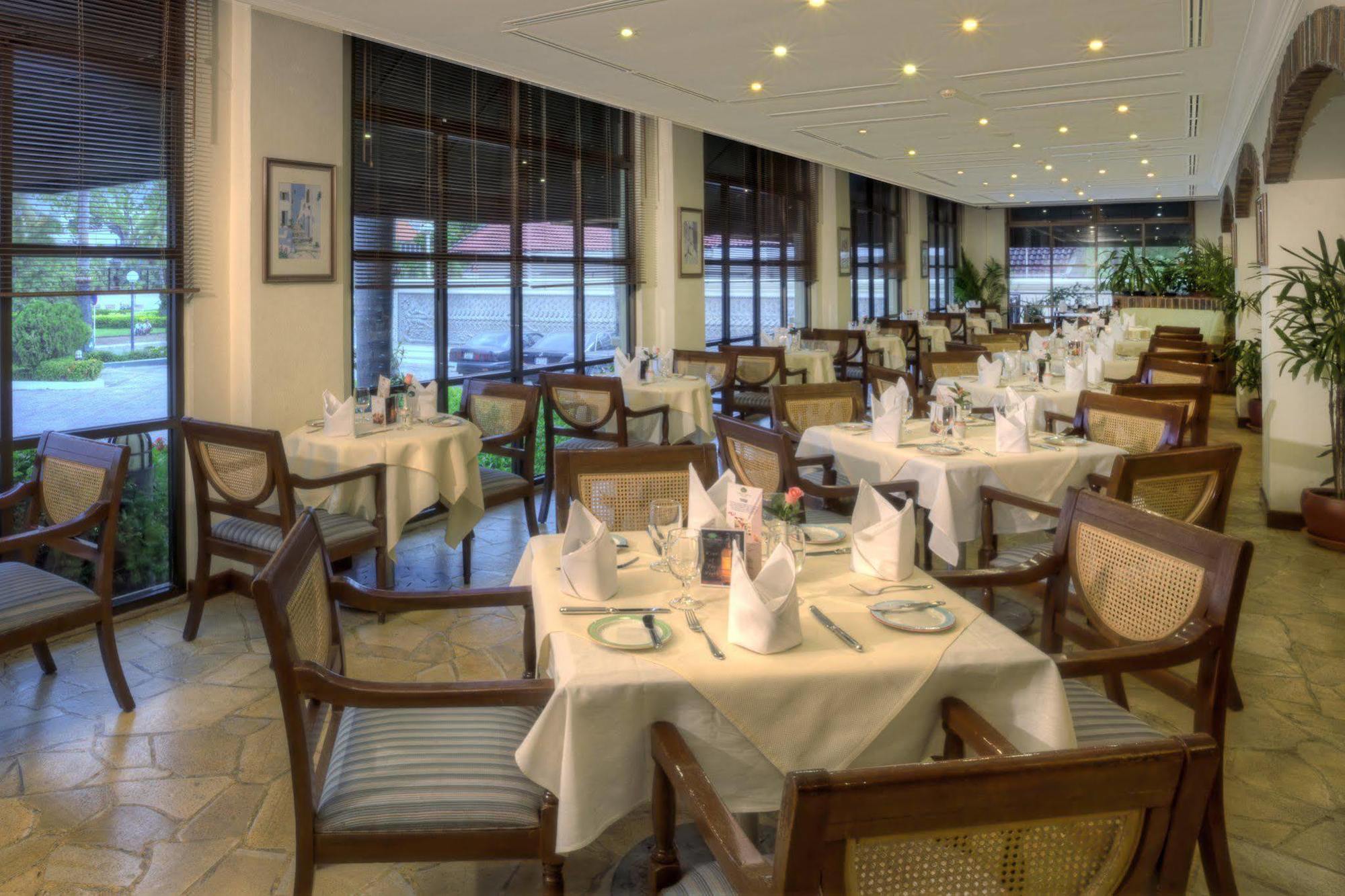 Sunway Hotel Phnom Penh Restaurant photo